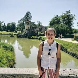 Meet your Posher, Nora